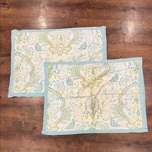 Threshold Pair of Queen/Full Standard Pillow Cases